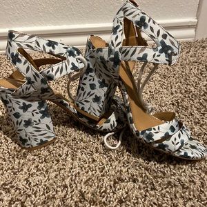 Never worn! Size 6.5